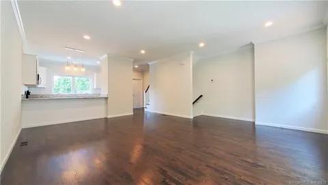 Foto del edificio - 38 Triangle St