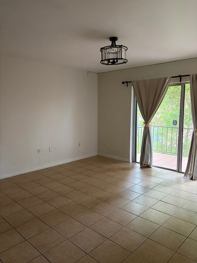Foto del edificio - 7101 Miami Lakes Dr