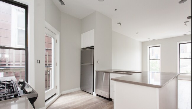 Foto del edificio - 3000 N Sheffield Ave