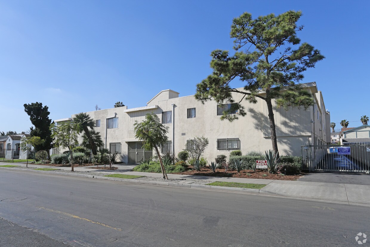 6325 8th Ave, Los Angeles, CA 90043 Apartments Los Angeles, CA