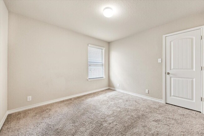 Foto del edificio - Large, 4 bedroom single story in a beautiful community full of amenities for you to enjoy!