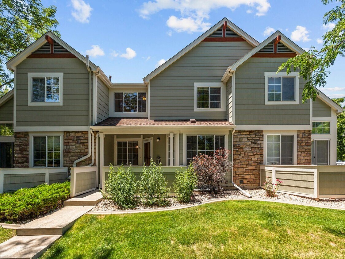 Primary Photo - Beautiful 2 Bed 2.5 Bath Townhouse in SE F...
