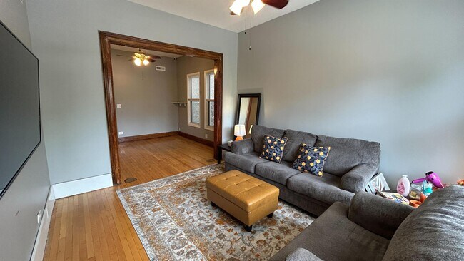 Foto del edificio - 2424 W Moffat St