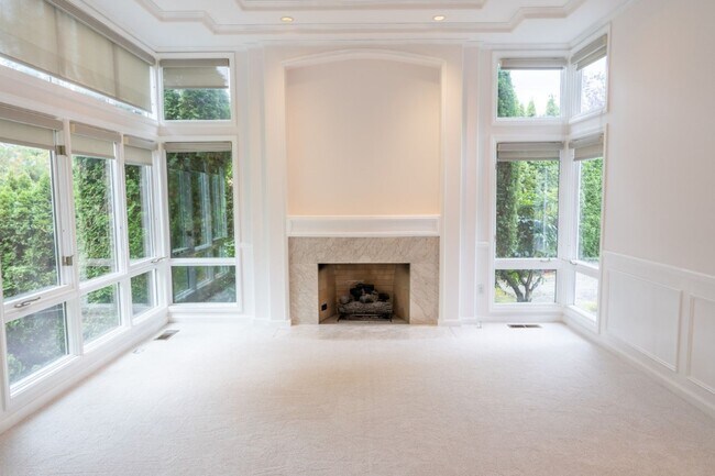 Foto del edificio - 4bd/3.75ba