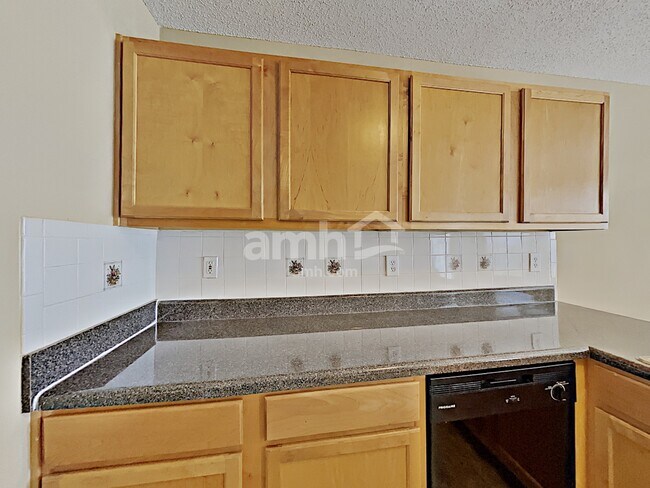 Building Photo - 702 Fletcher Dr