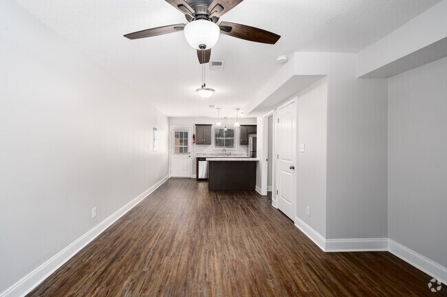 2 habitaciones, 2.5 baños - 1100 pies cuadrados - Comedor - Professional Park Townhomes