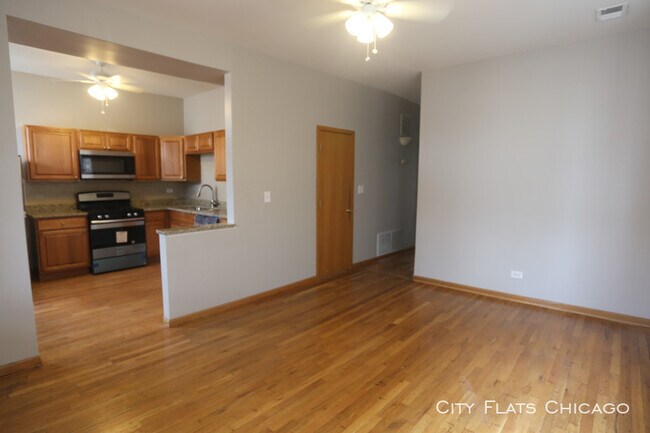 Foto del edificio - 1052 N Oakley Blvd