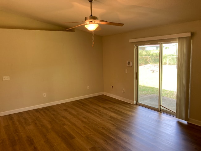 Foto del edificio - 6430 NW 56th Terrace