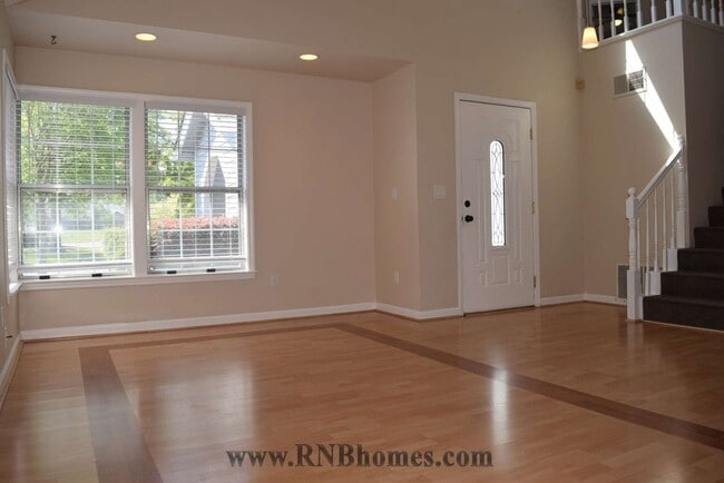 Building Photo - 1024 McRae Way