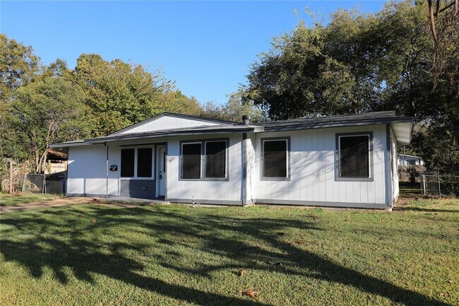 Foto del edificio - 2677 Greenhurst Dr