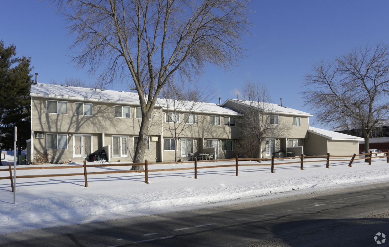 Foto del edificio - 11777-11857 191 1/2 Ave NW