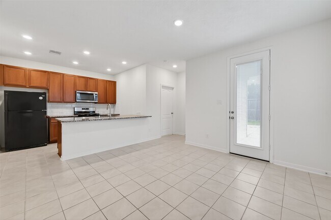 Building Photo - 5607 Grizzly Bear Wy