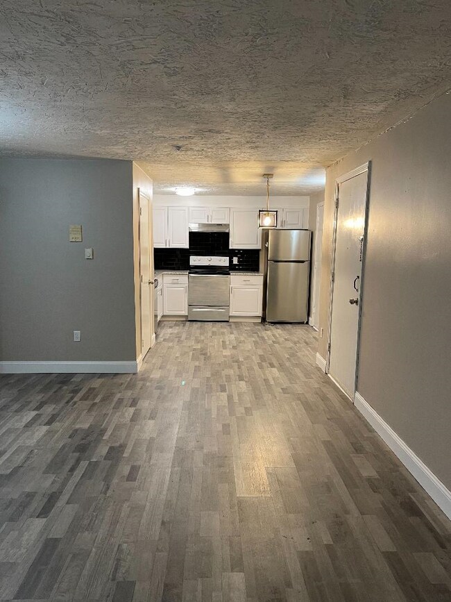 Foto del edificio - 276 Codman Hill Rd