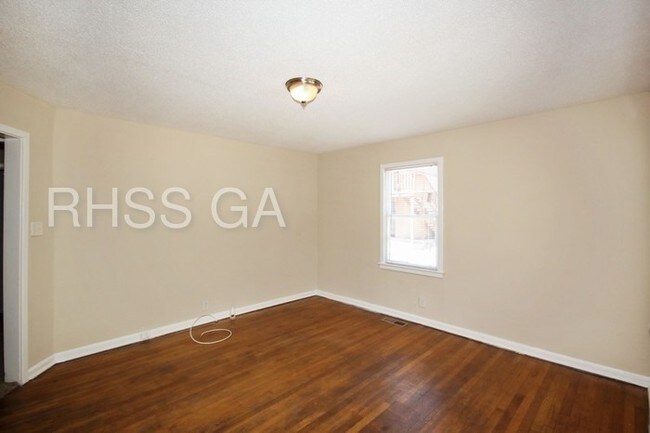 Foto del edificio - 389 Holderness St SW