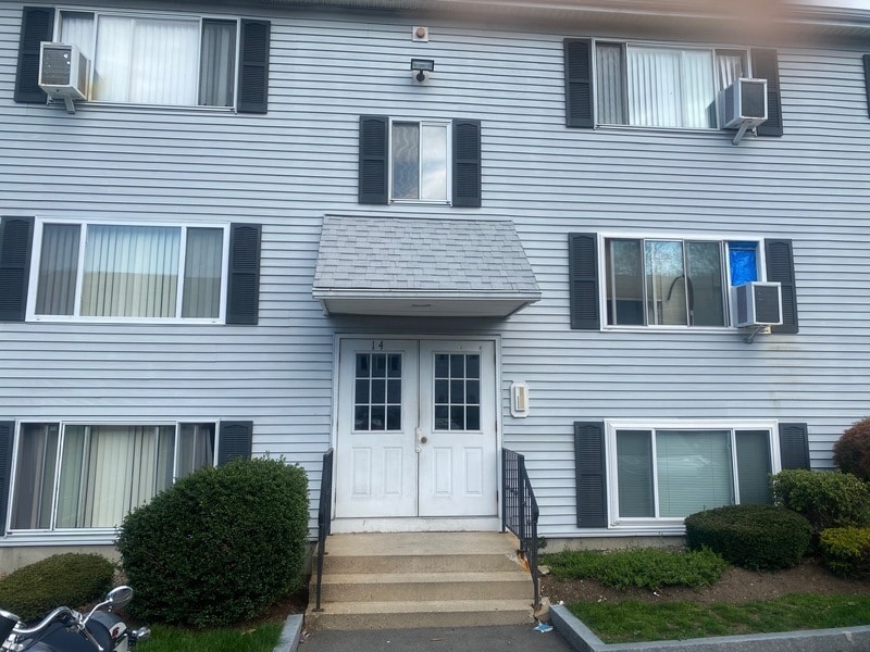 5455 N Main St Unit 14F, Fall River, MA 02720 Condo for Rent in Fall