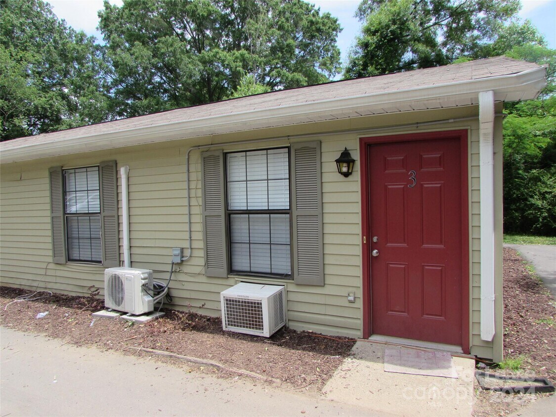 374 Water St Unit 3, Mooresville, NC 28115 Room for Rent in