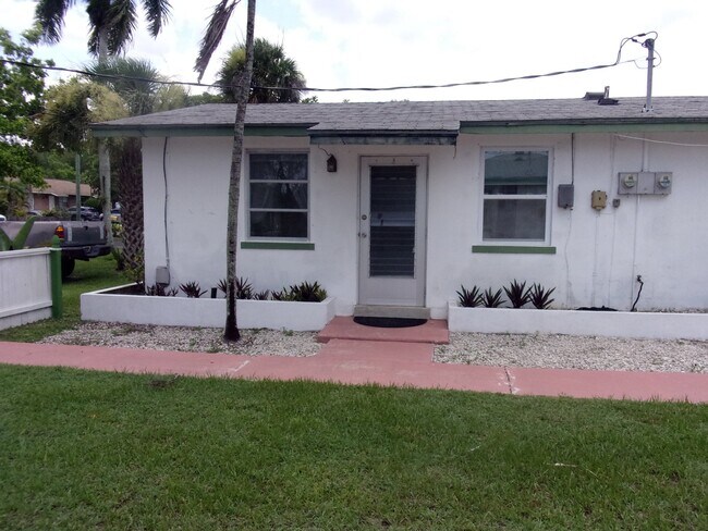 Foto del edificio - 3044 Barrett Ave