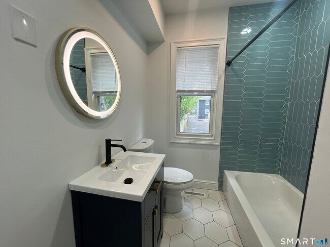 Foto del edificio - 82 Howard Ave