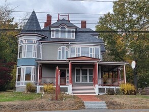 Building Photo - 75 Summer St