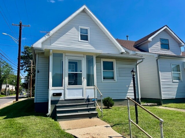 Primary Photo - 400 E Illinois St