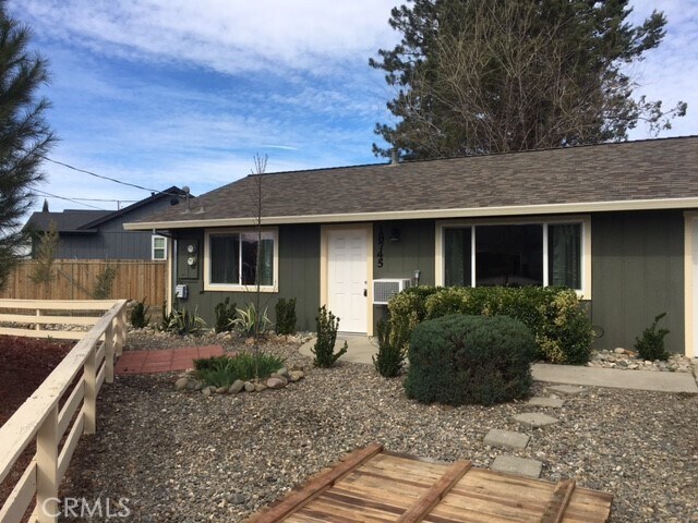 Foto principal - 18745 Magnolia Ct