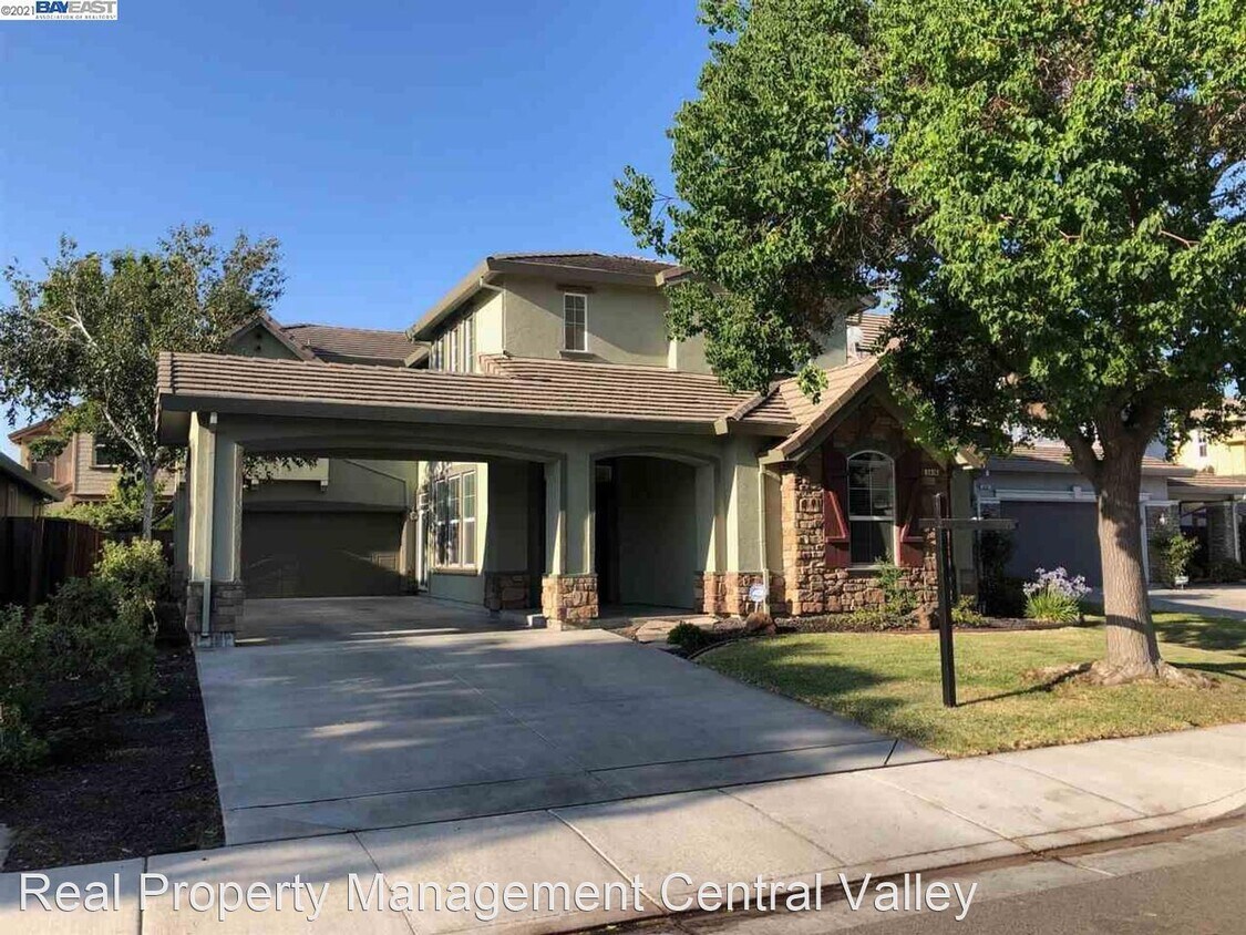 Foto principal - 4 br, 3 bath House - 2416 Abbott Court