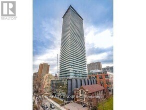 Building Photo - 33 Charles St E