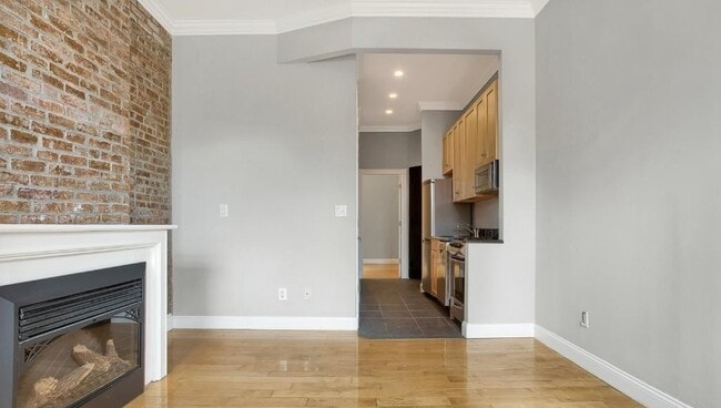 Building Photo - 51 Leroy St