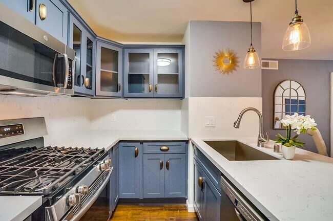 Foto del edificio - 4060 S Hoover St