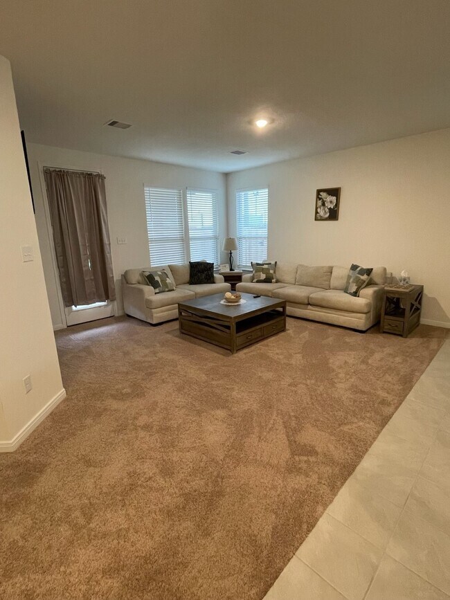 Foto del edificio - 3019 Kastania Ln