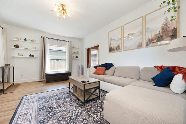 Building Photo - 1221 N A St