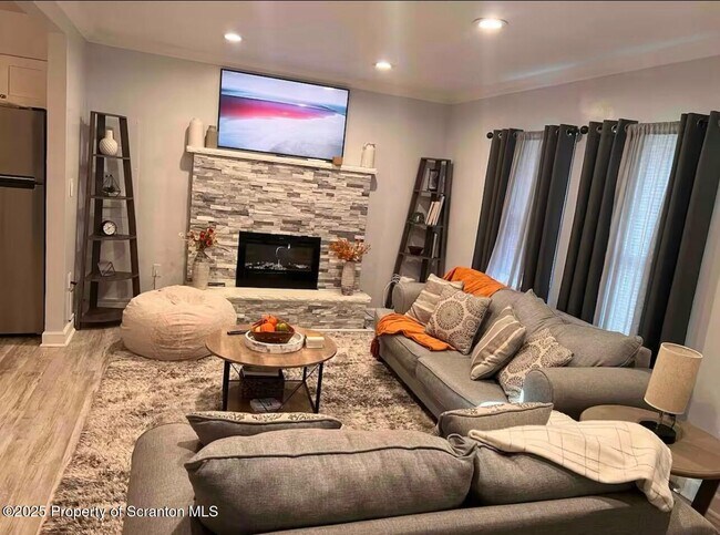 Foto del edificio - 103 Orchard Ln