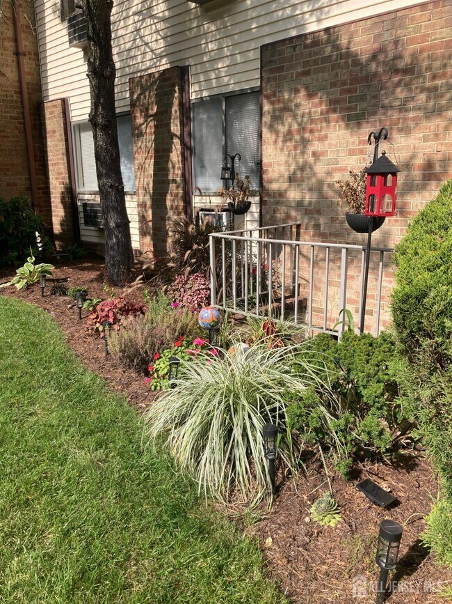 Foto del edificio - 820 Cricket Ln