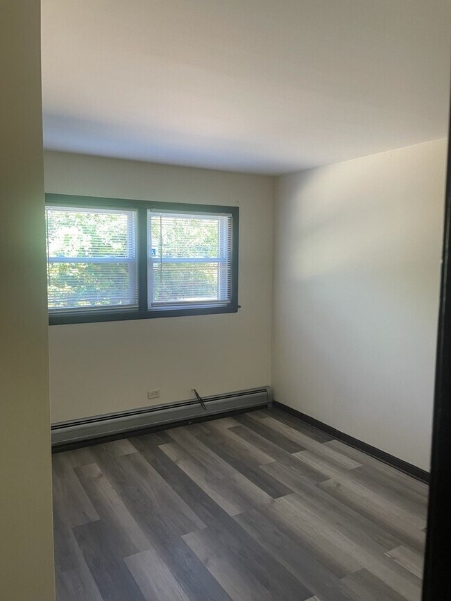 Foto del edificio - 7745 Adams St