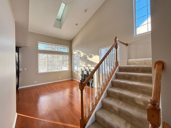 Building Photo - 2711 Odlum Dr