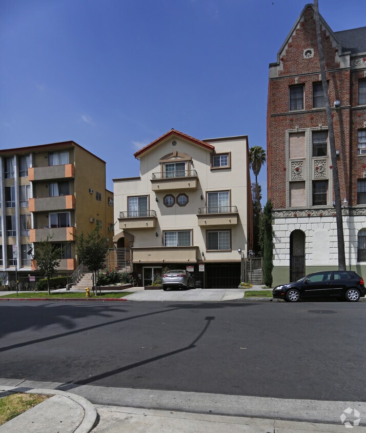 Building Photo - 333 S Manhattan Pl