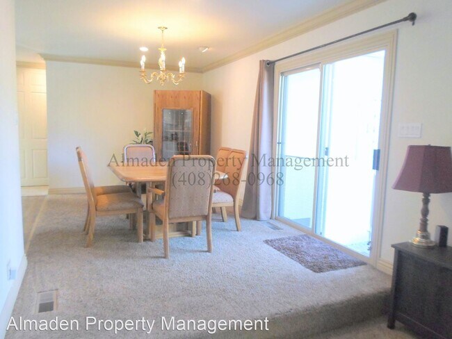 Building Photo - 4 br, 2 bath House - 1699 Hyacinth Ln.
