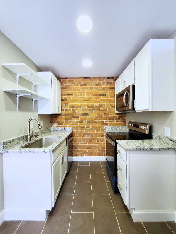 Building Photo - 991 Parsons Ave