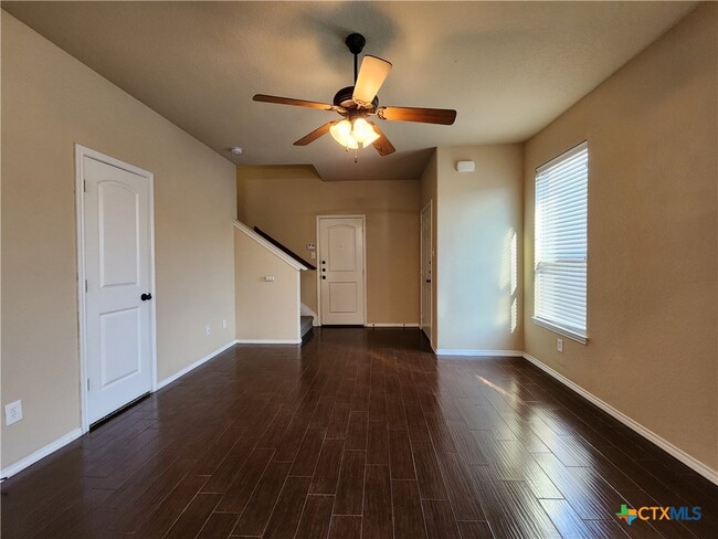 Foto del edificio - 1032 Brown Rock Dr