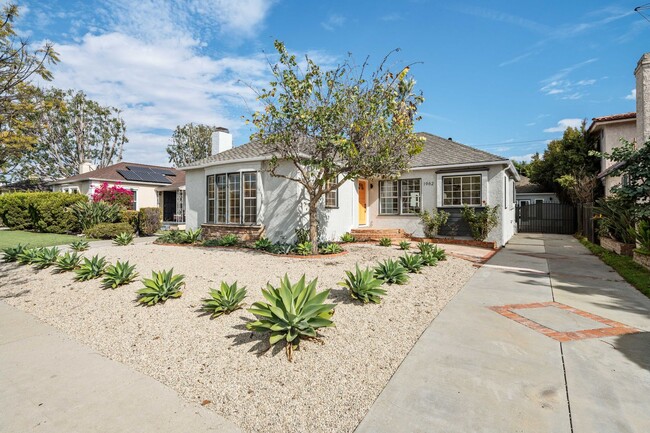 Building Photo - Gorgeous Home in Faircrest Heights!