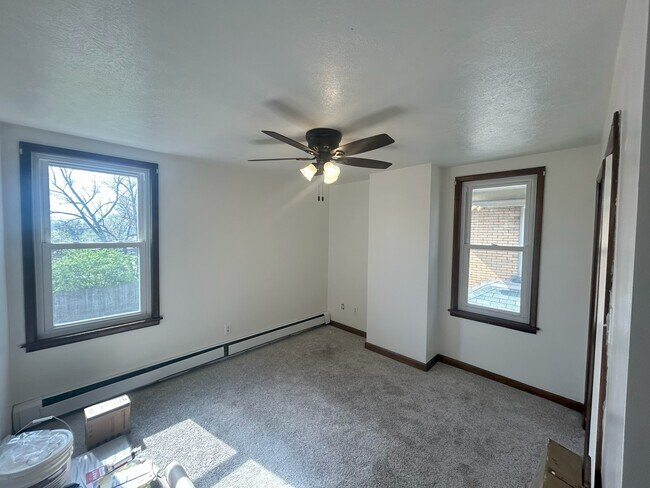 Foto del edificio - 171 Kendall Ave