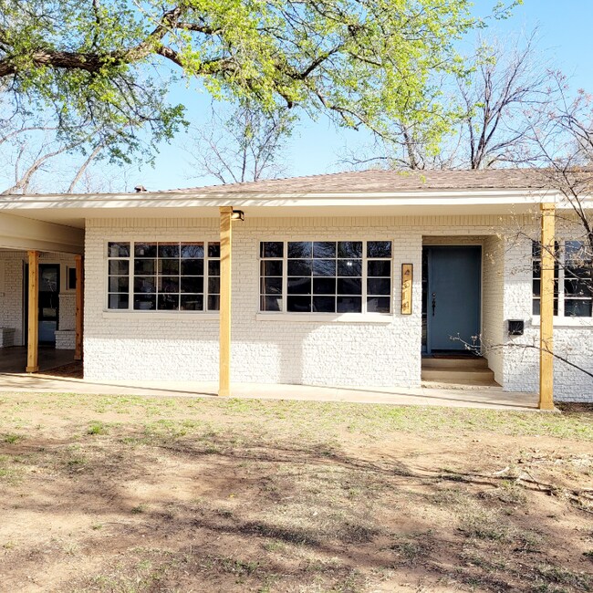 Building Photo - 4514 18th St