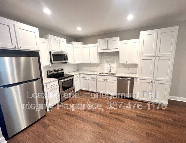 Building Photo - 33260 LA-16