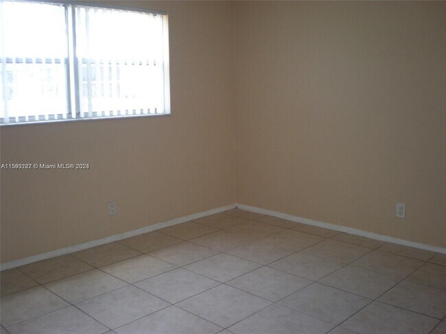 Foto del edificio - 7920 N Colony Cir