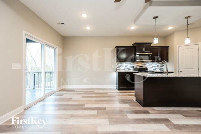 Foto del edificio - 1136 Eagles Nest Ln