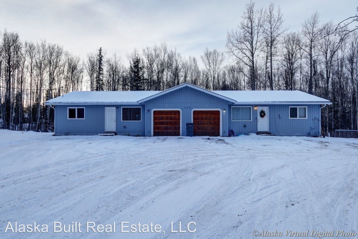 Foto principal - 8358 S Foxworth Dr
