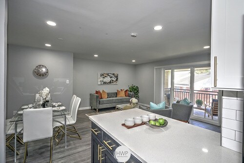 Cocina con acabados renovados - The Edge At Greentree