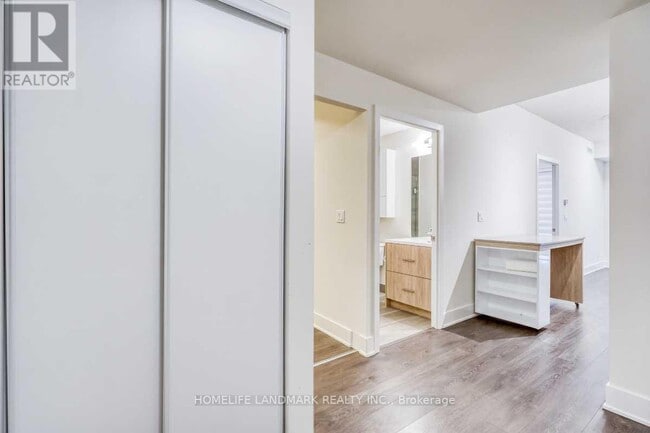 Building Photo - 188 Fairview Mall Dr