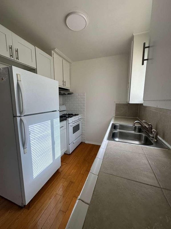 Photo - 1737 N Sycamore Ave Apartment