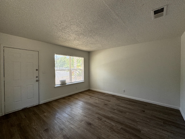 Building Photo - 5710 Glen Meadow Dr